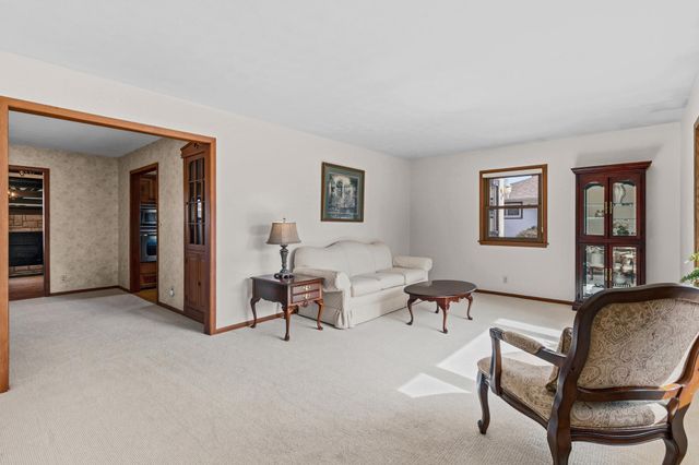 2565 Martin Way, White Bear Lake, MN 55110