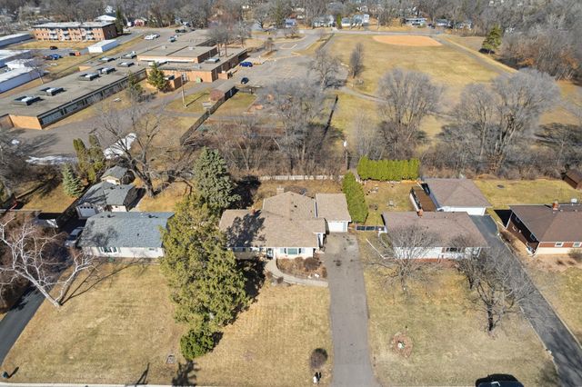 2565 Martin Way, White Bear Lake, MN 55110