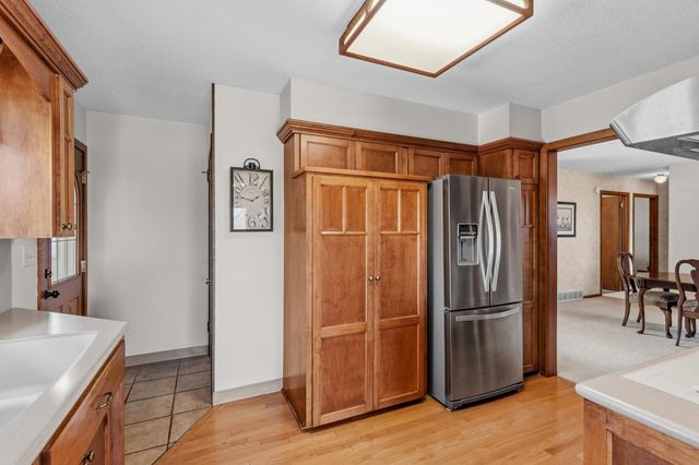 2565 Martin Way, White Bear Lake, MN 55110