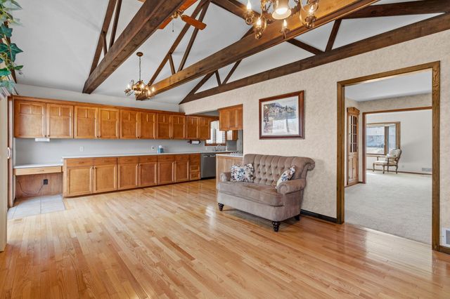 2565 Martin Way, White Bear Lake, MN 55110