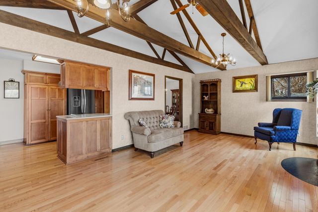 2565 Martin Way, White Bear Lake, MN 55110