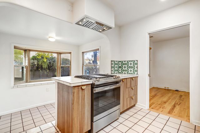 809 Wellesley Drive NE, Albuquerque, NM 87106