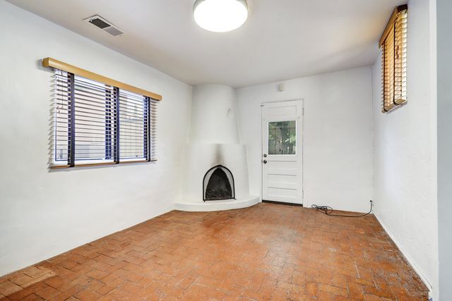 809 Wellesley Drive NE, Albuquerque, NM 87106