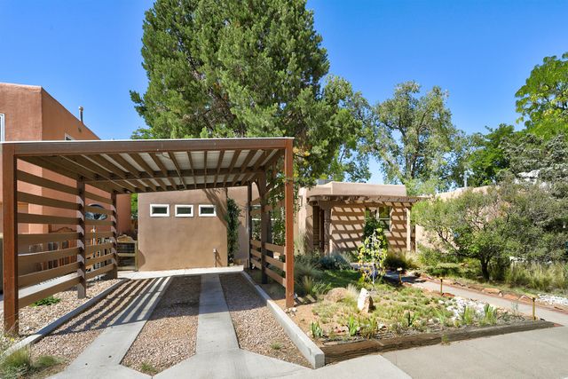 809 Wellesley Drive NE, Albuquerque, NM 87106