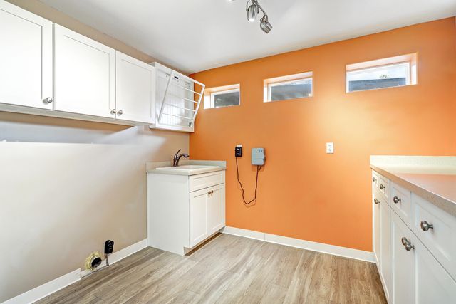 809 Wellesley Drive NE, Albuquerque, NM 87106