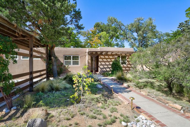 809 Wellesley Drive NE, Albuquerque, NM 87106