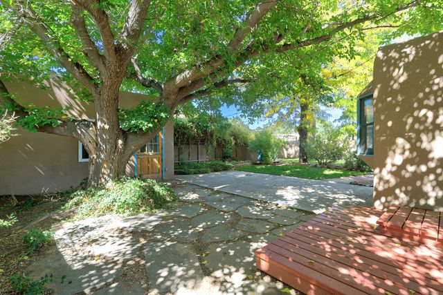 809 Wellesley Drive NE, Albuquerque, NM 87106