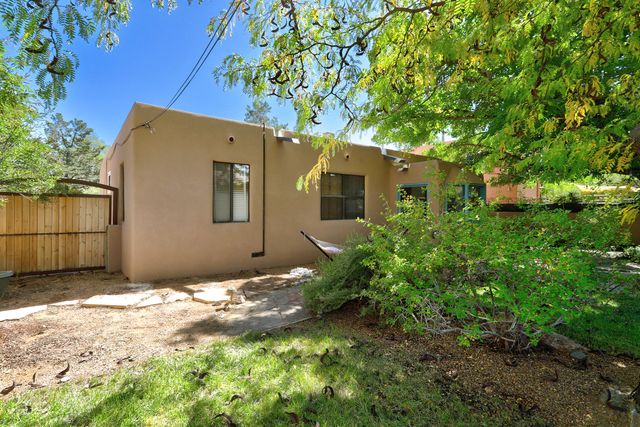 809 Wellesley Drive NE, Albuquerque, NM 87106