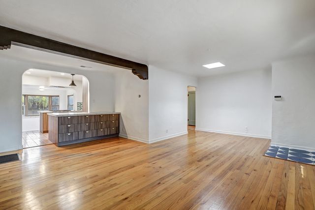 809 Wellesley Drive NE, Albuquerque, NM 87106