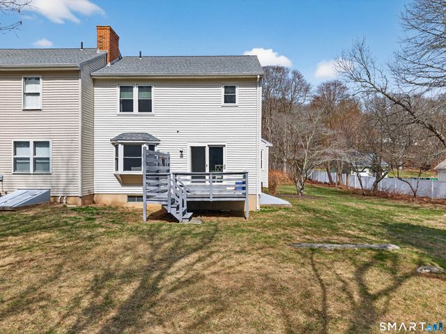 10 Castle Meadow Drive 10, Stonington, CT 06379