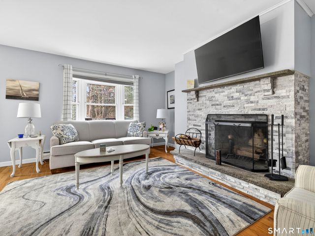 10 Castle Meadow Drive 10, Stonington, CT 06379