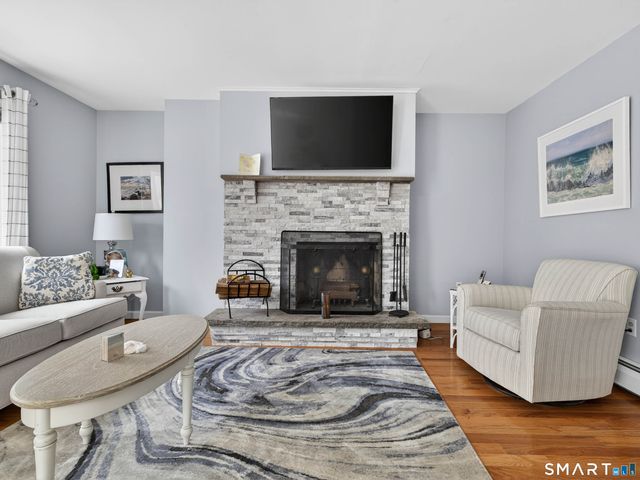 10 Castle Meadow Drive 10, Stonington, CT 06379