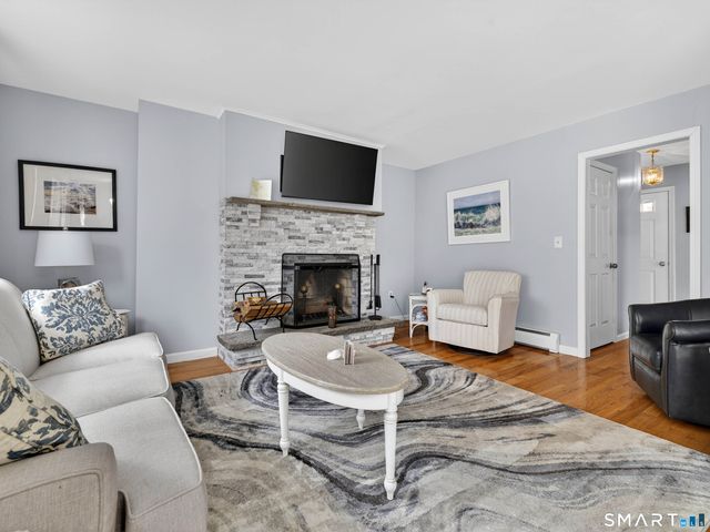 10 Castle Meadow Drive 10, Stonington, CT 06379
