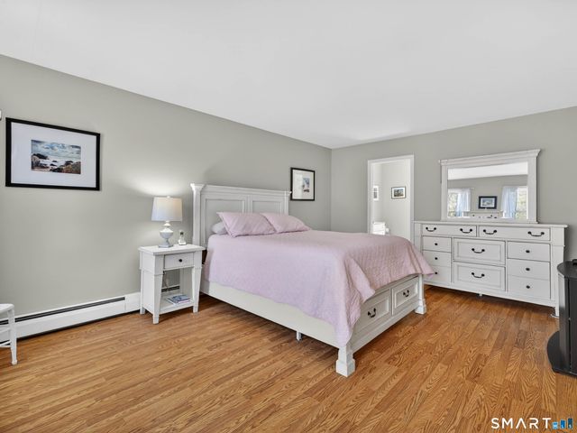 10 Castle Meadow Drive 10, Stonington, CT 06379