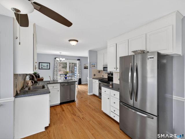 10 Castle Meadow Drive 10, Stonington, CT 06379