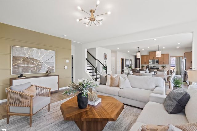 105 Harling Court, Fountain Inn, SC 29644