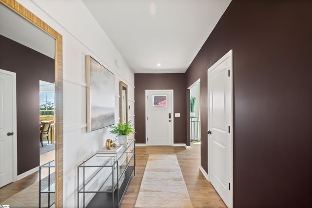 105 Harling Court, Fountain Inn, SC 29644