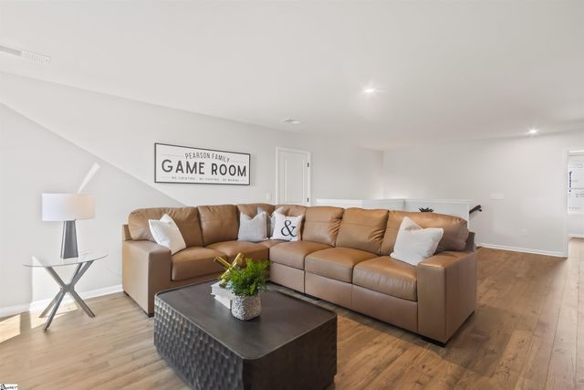 105 Harling Court, Fountain Inn, SC 29644