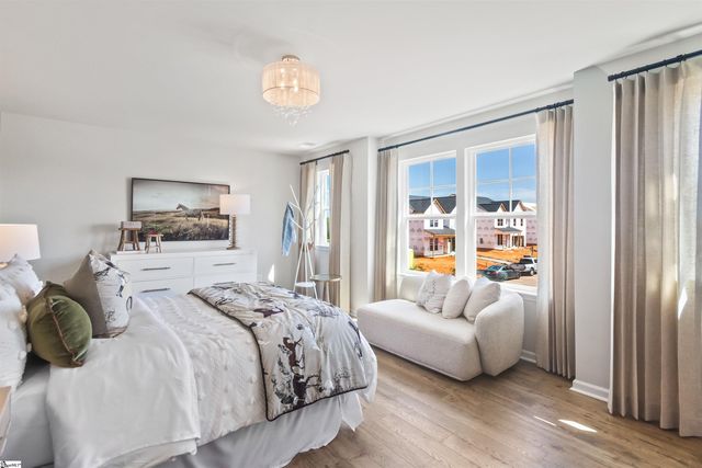 105 Harling Court, Fountain Inn, SC 29644