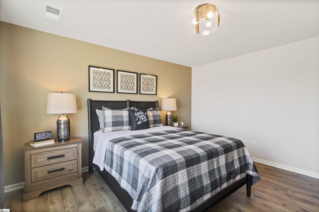 105 Harling Court, Fountain Inn, SC 29644