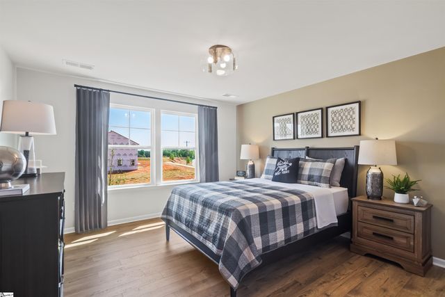 105 Harling Court, Fountain Inn, SC 29644