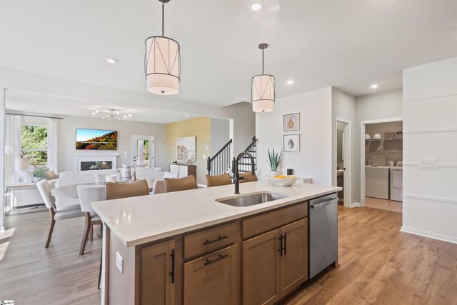 105 Harling Court, Fountain Inn, SC 29644