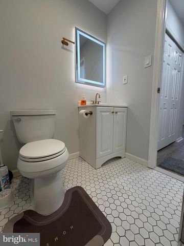 3710 VALE LN, Philadelphia, PA 19114