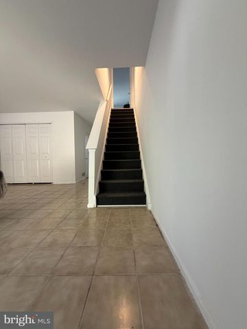 3710 VALE LN, Philadelphia, PA 19114