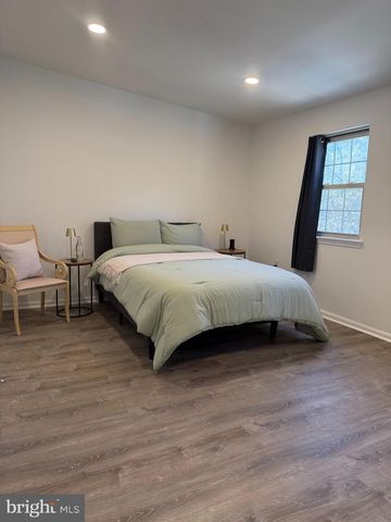 3710 VALE LN, Philadelphia, PA 19114