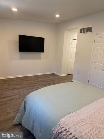 3710 VALE LN, Philadelphia, PA 19114