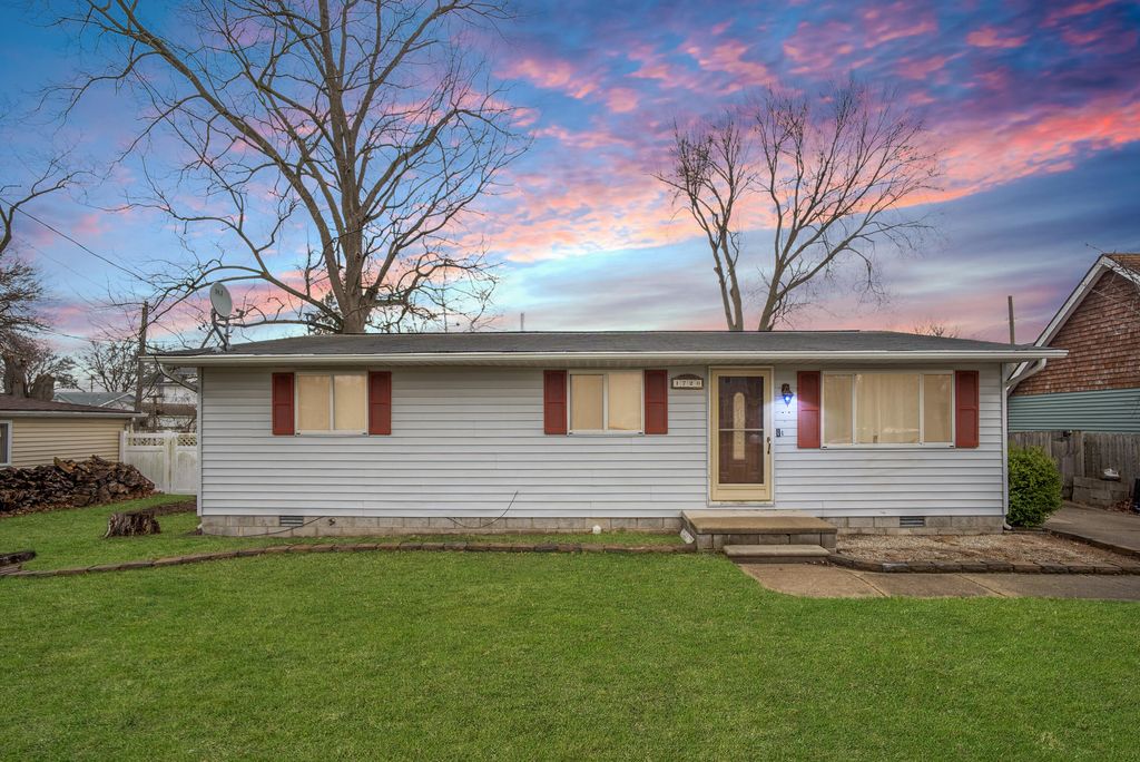 1720 Michigan Street, Algonac City, MI 48001