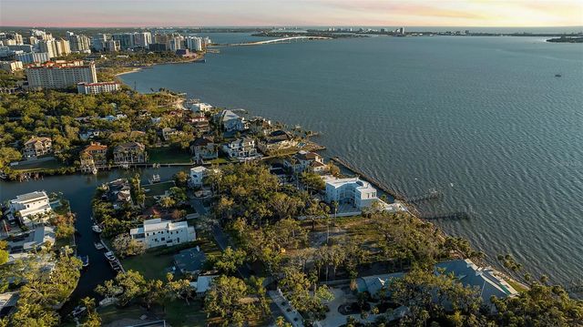 2043 ALAMEDA AVENUE, Sarasota, FL 34234