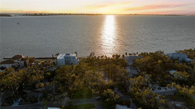 2043 ALAMEDA AVENUE, Sarasota, FL 34234