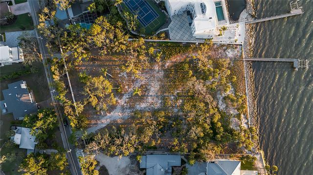 2043 ALAMEDA AVENUE, Sarasota, FL 34234