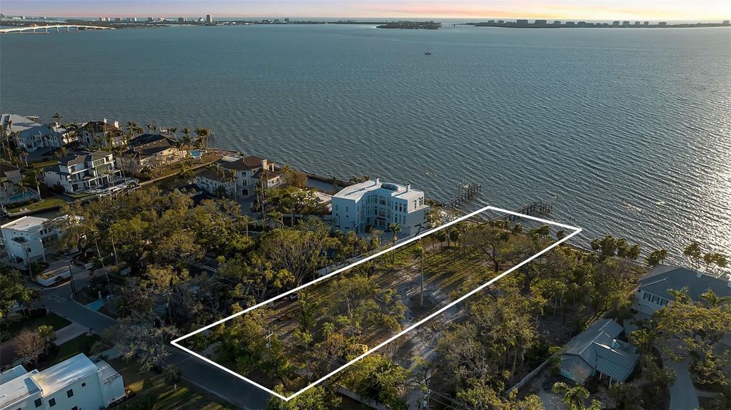 2043 ALAMEDA AVENUE, Sarasota, FL 34234