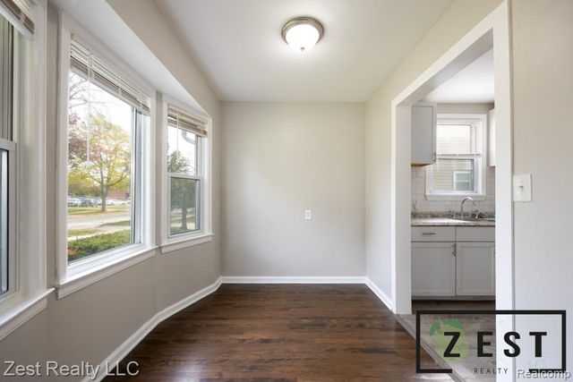 19366 Woodside Street, Harper Woods, MI 48225