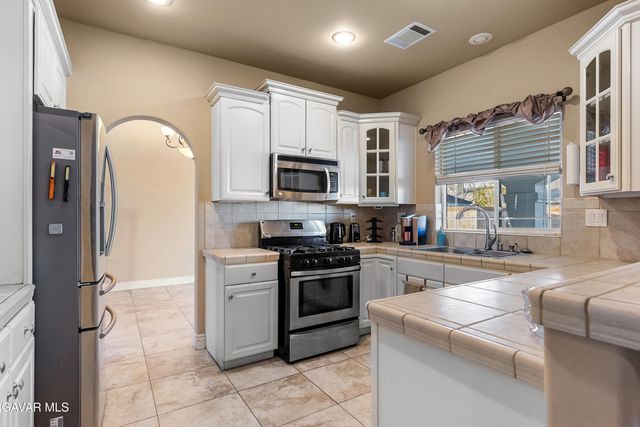 8925 Redwood Boulevard, California City, CA 93505