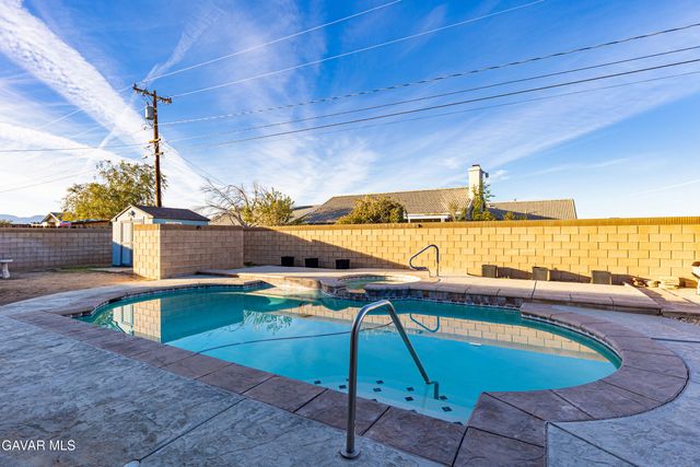 8925 Redwood Boulevard, California City, CA 93505