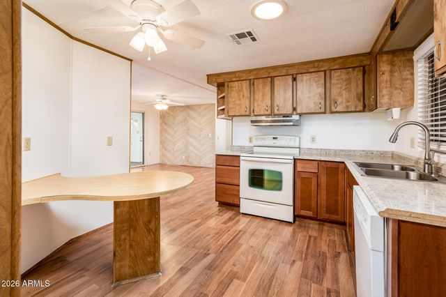 650 S PARK VIEW Circle, Mesa, AZ 85208
