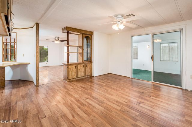 650 S PARK VIEW Circle, Mesa, AZ 85208