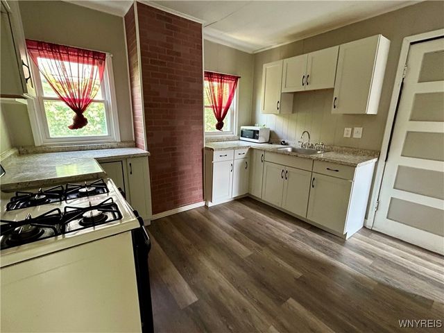 499 West Avenue UPPER, Buffalo, NY 14213