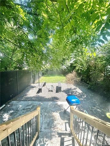 499 West Avenue UPPER, Buffalo, NY 14213