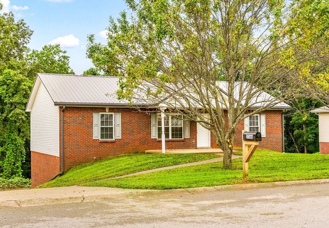 3366 N Henderson Way, Clarksville, TN 37042