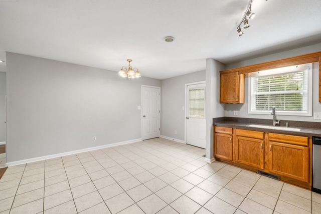 3366 N Henderson Way, Clarksville, TN 37042