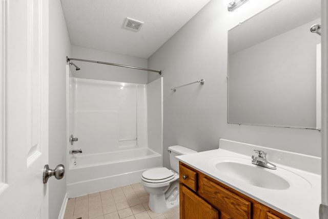 3366 N Henderson Way, Clarksville, TN 37042