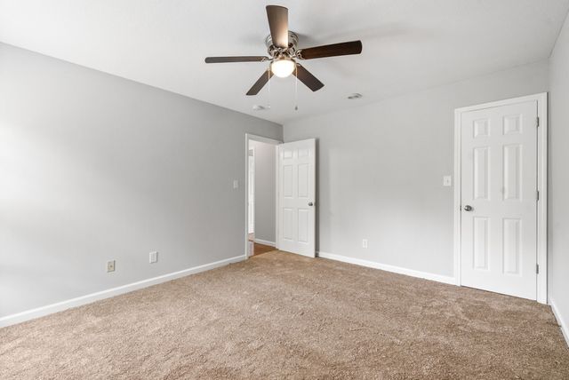 3366 N Henderson Way, Clarksville, TN 37042