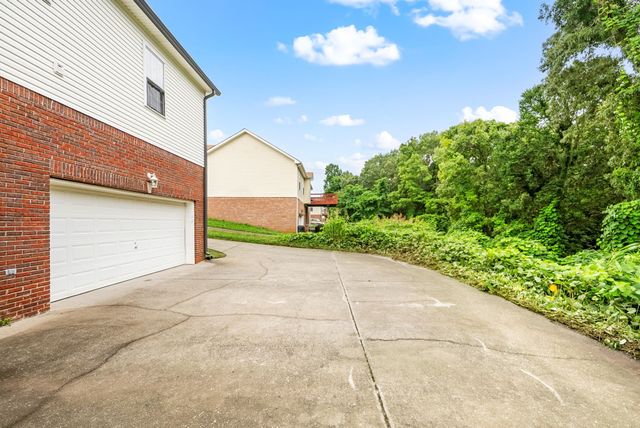 3366 N Henderson Way, Clarksville, TN 37042