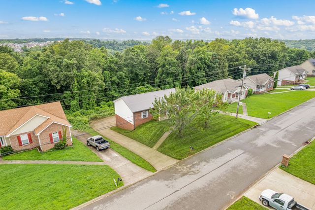 3366 N Henderson Way, Clarksville, TN 37042