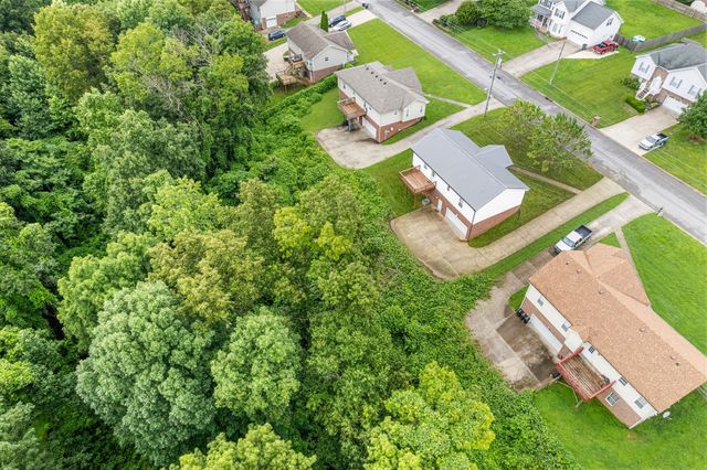 3366 N Henderson Way, Clarksville, TN 37042