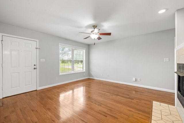 3366 N Henderson Way, Clarksville, TN 37042